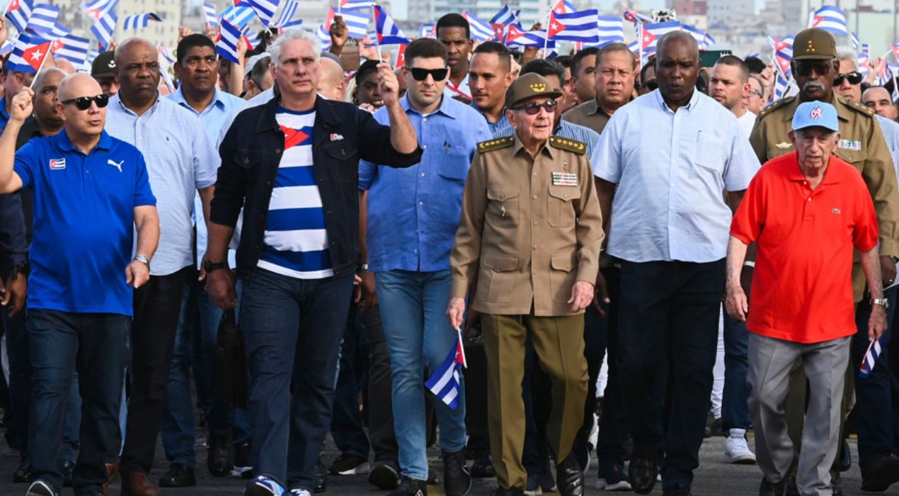 Cuba : Des centaines de manifestants réclament la fin de l’embargo devant l&rsquo;ambassade américaine