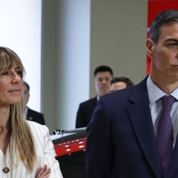 Espagne : L’épouse du Premier ministre inculpée…