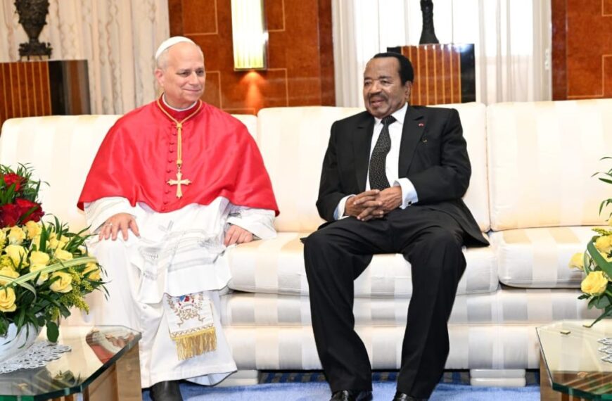 Cameroun : Paul Biya reçoit le pape…