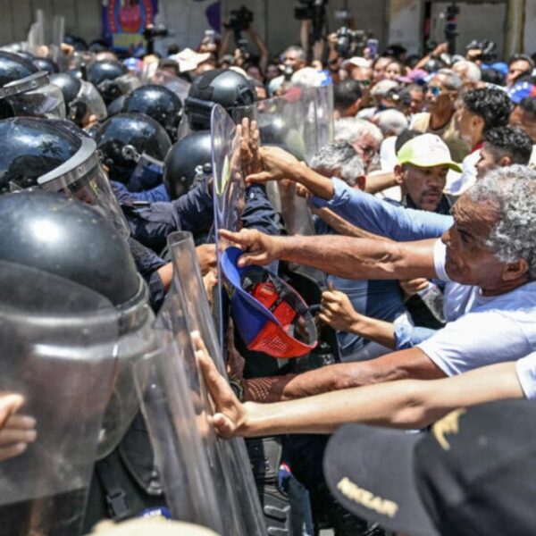 Venezuela : Manifestation à Caracas pour…