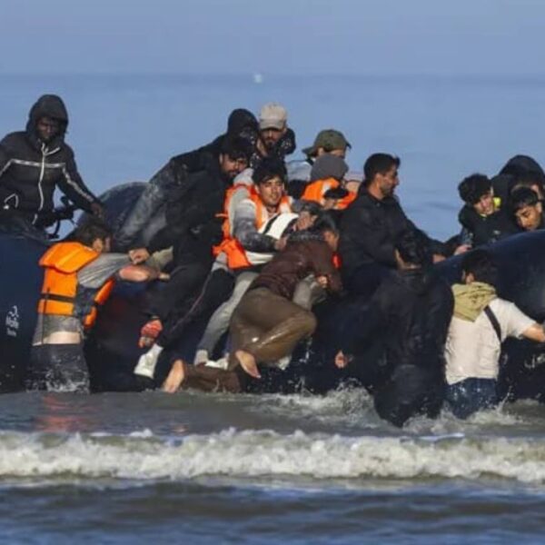 Deux migrantes meurent lors d’une…