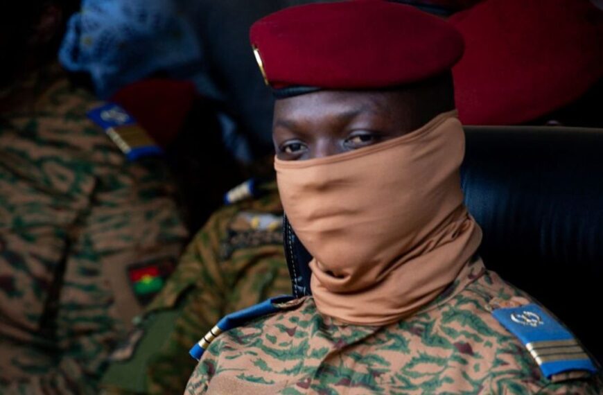 Burkina Faso : La junte dissout…