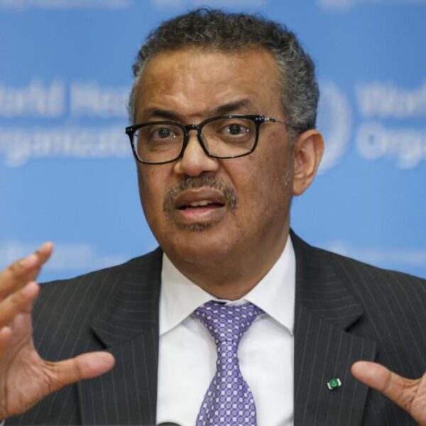 Ebola en RDC : Tedros promet une…