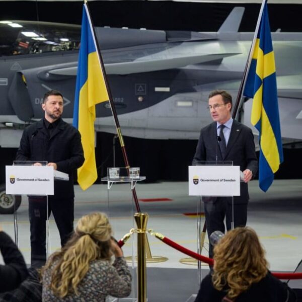 La Suède renforce l’aviation militaire ukrainienne…