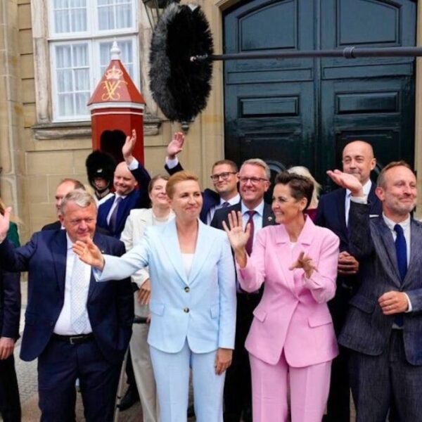 Danemark : Un gouvernement historique à…