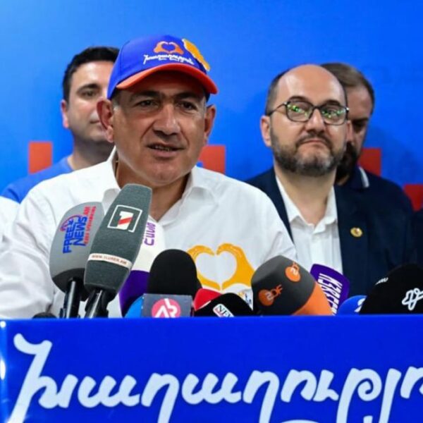 Arménie : Nikol Pachinian confirme sa…