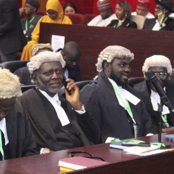 Nigeria : La justice menace de…