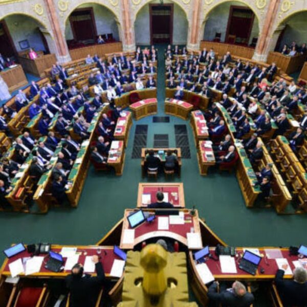 Hongrie : Le Parlement limite à…