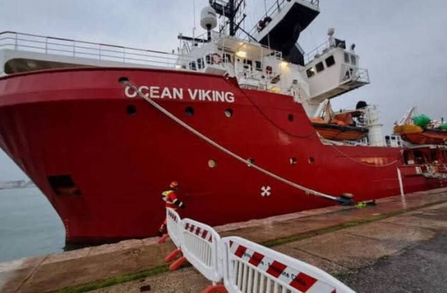 Ocean Viking sauve 38 migrants au…