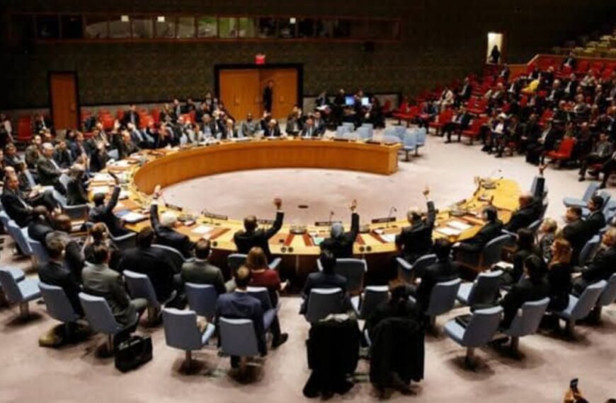 L&rsquo;ONU prolonge les sanctions contre les groupes…