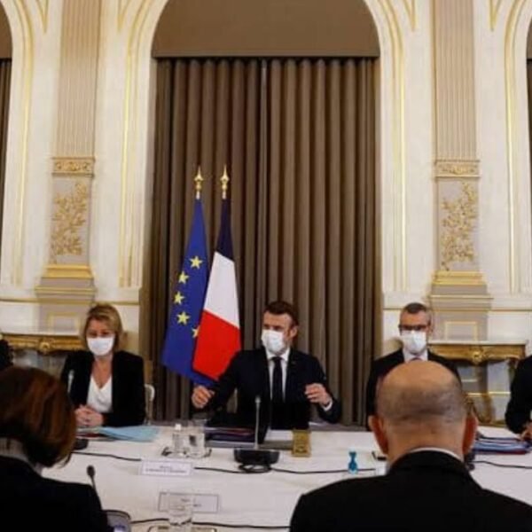 Paris : L’Europe renforce son soutien…