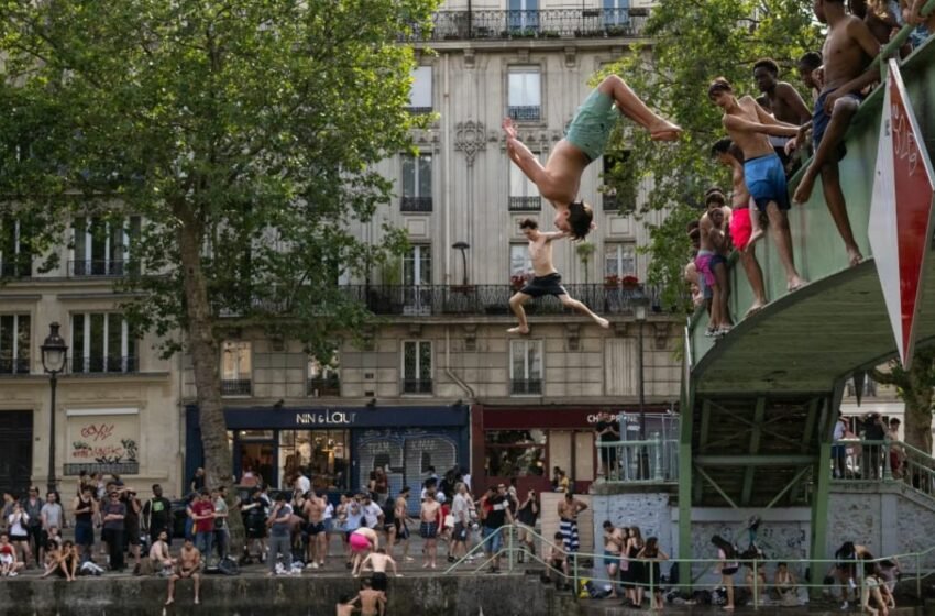  Paris : Les migrants en première ligne face à la canicule