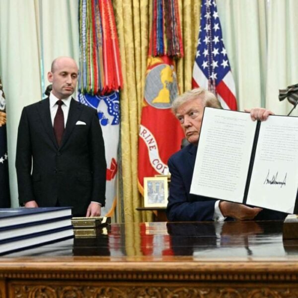 USA : Trump signe un décret…