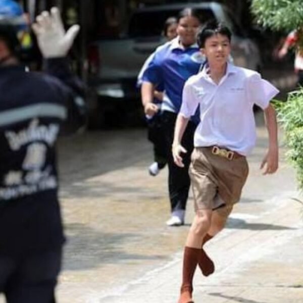Fusillade en Thaïlande : Un adolescent…