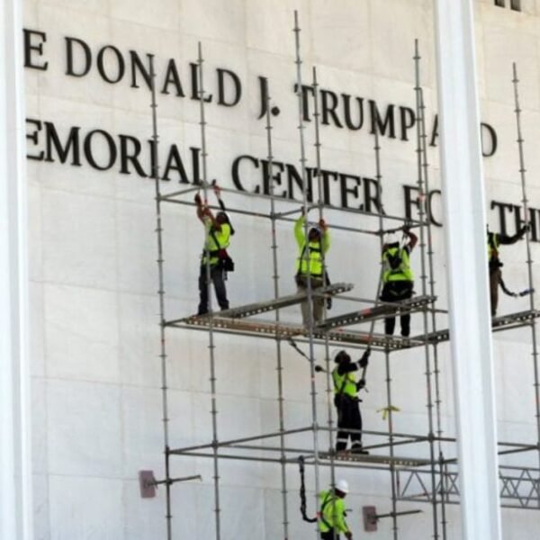 Kennedy Center : La justice bloque…