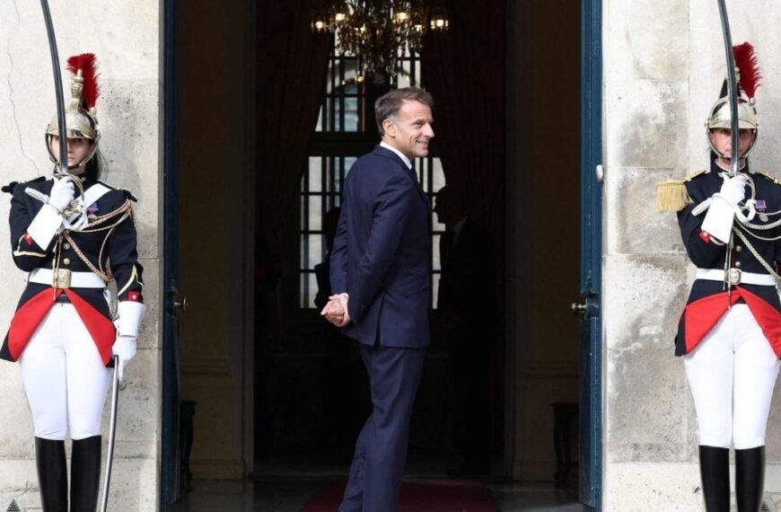 Macron convie les chefs de parti sur…