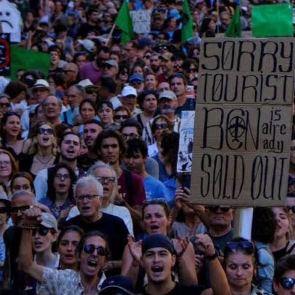 Barcelone : 5 500 manifestants contre…