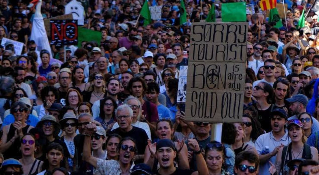 Barcelone : 5 500 manifestants contre l’aéroport El Prat