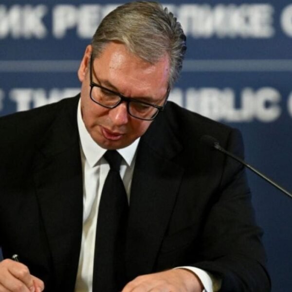 Serbie : Vucic démissionne et vise…