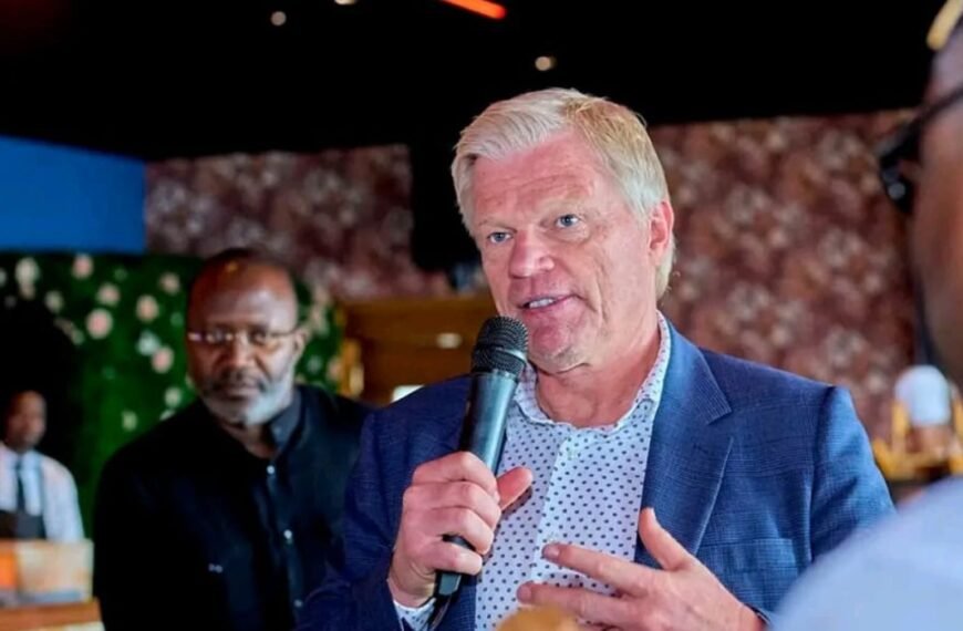 Oliver Kahn à Douala : Du…