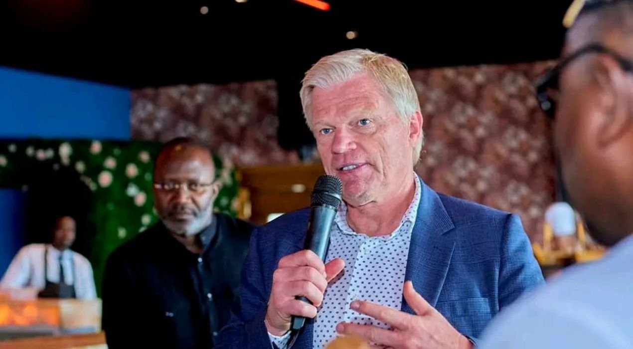 Oliver Kahn à Douala : Du sport à la haute…