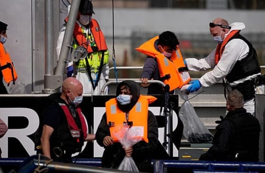 Manche : Trois migrants morts, dont un…