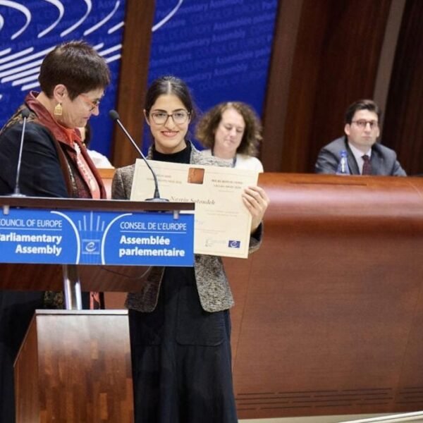 Iran : Nasrin Sotoudeh reçoit le…