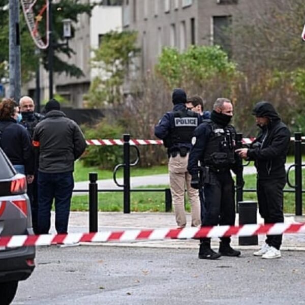 Fusillade à Trappes : Un mort,…